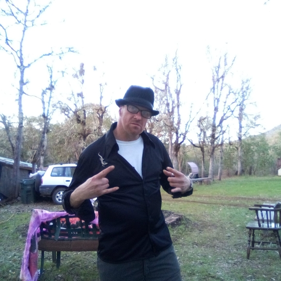 Meet your Posher, David - Picture 1 of 1